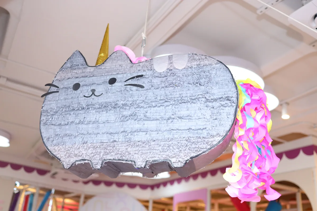 Piñata Pusheen unicornio en Loolu